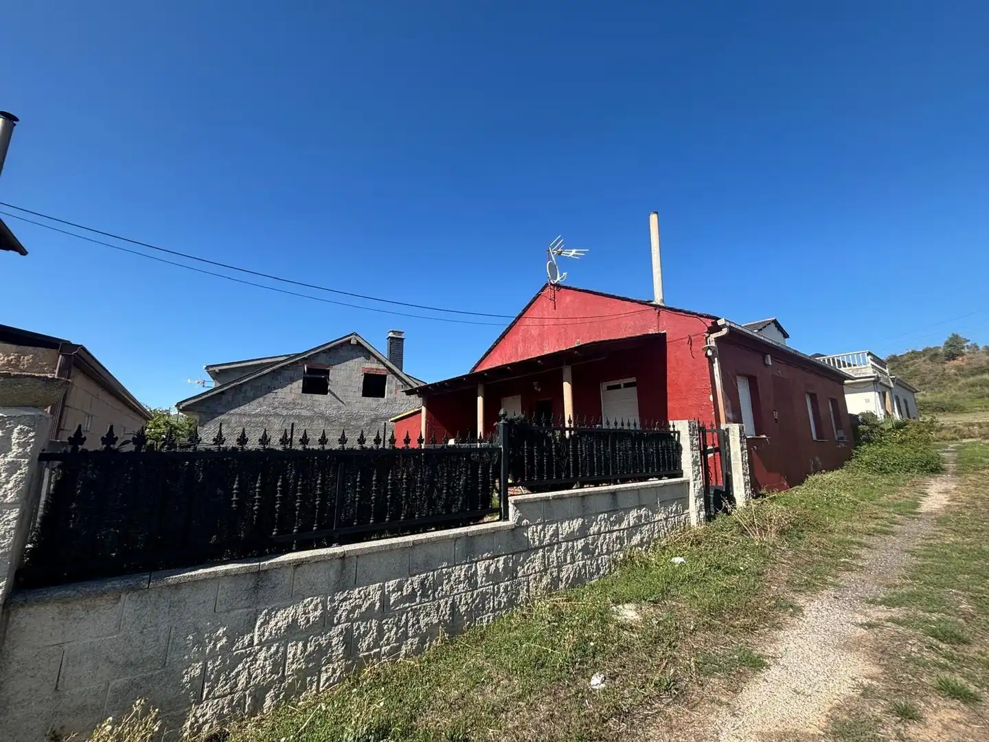 Vista exterior de Casa o chalet en venta en Cubillos del Sil con Jardín privado