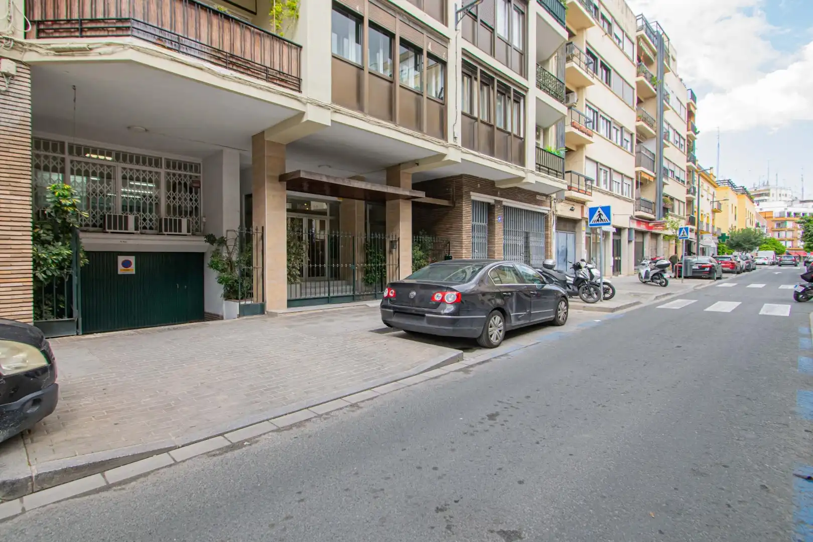 Außenansicht von Dachboden zum Verkauf in Sevilla mit Terrasse