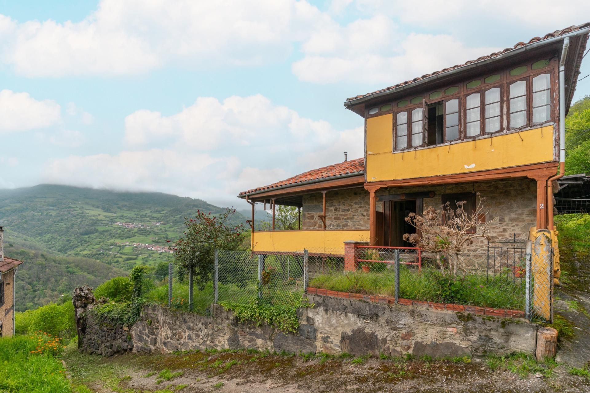 Exterior view of House or chalet for sale in Lena  with Private garden