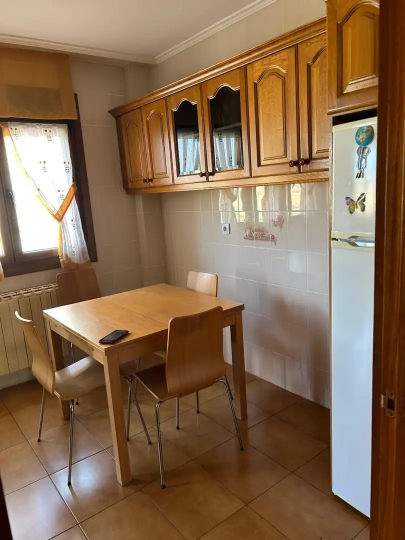 Cocina de Piso de alquiler en Reinosa con Calefacción, Terraza y Amueblado