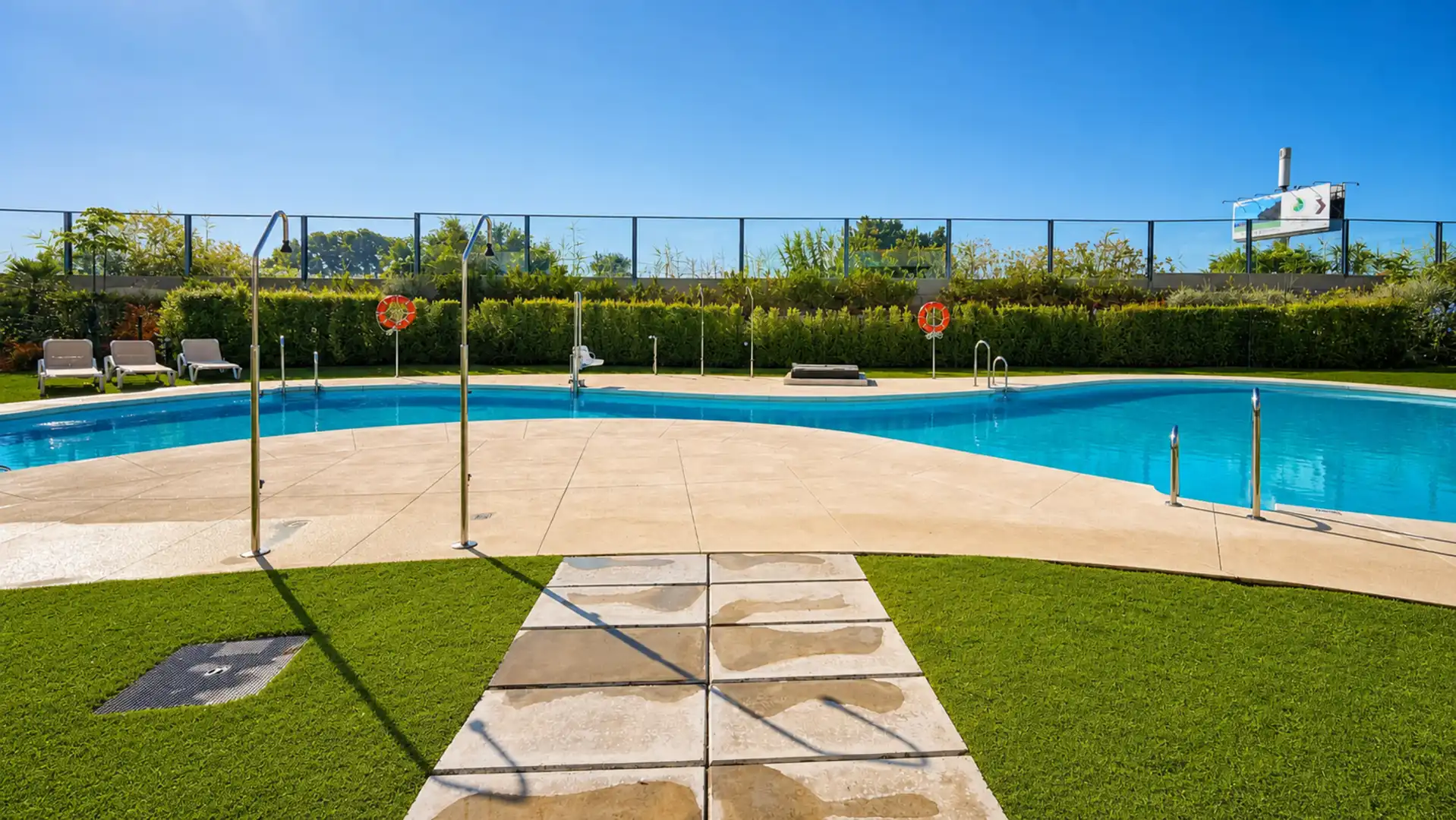 Piscina de Planta baja en venta en Casares con Aire acondicionado, Jardín privado y Terraza