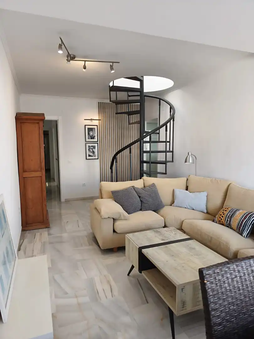 Sala d'estar de Àtic en venda en Málaga amb Aire condicionat, Terrassa i Moblat