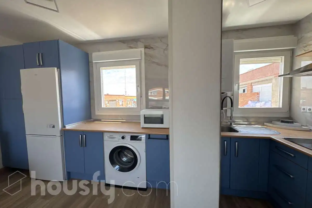 Kitchen of Flat for rent in Madrid  with Air Conditioner, Heating and Parquet flooring