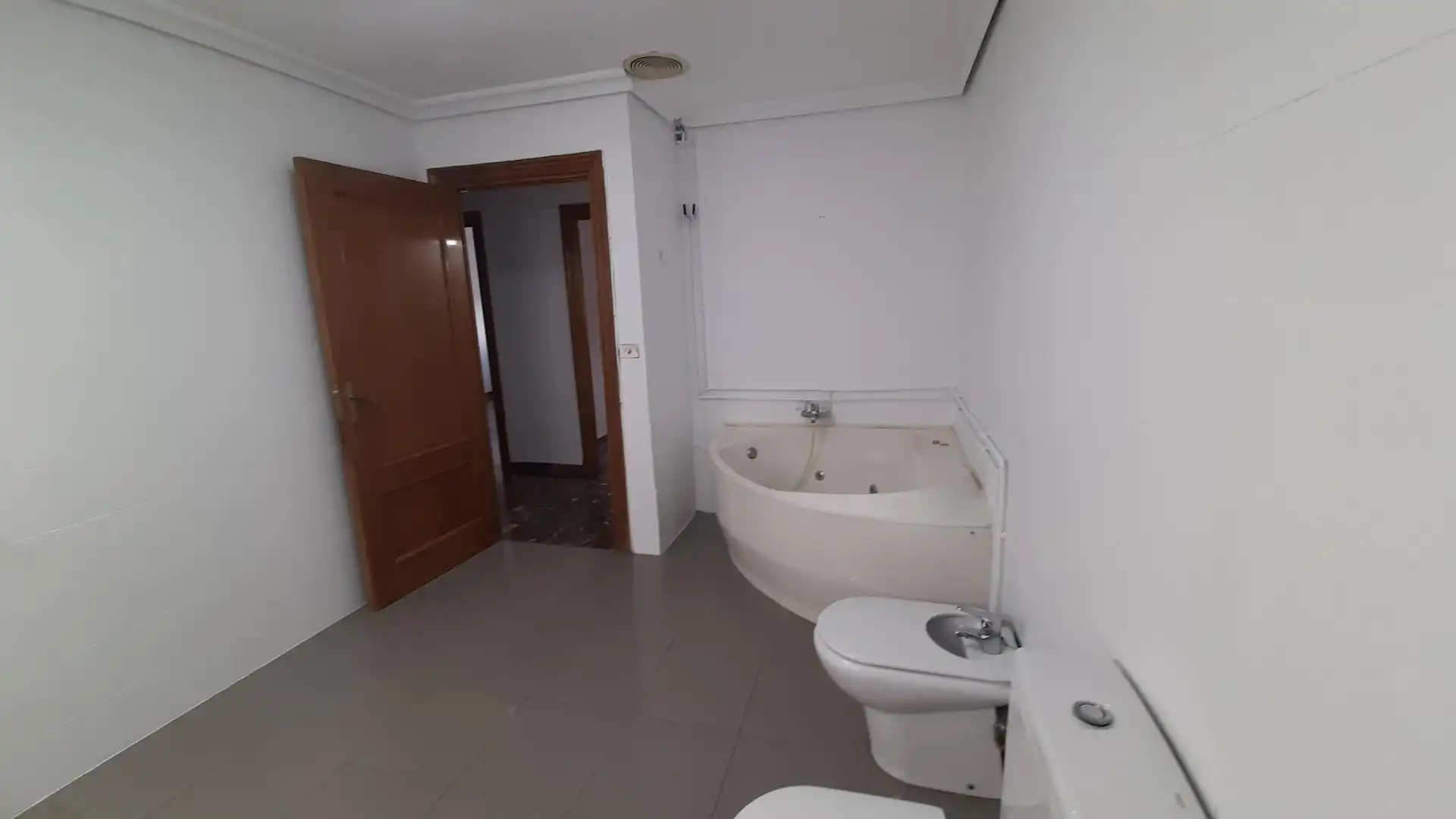 Badezimmer von Haus zum Verkauf in Murcia mit Klimaanlage und Terrasse