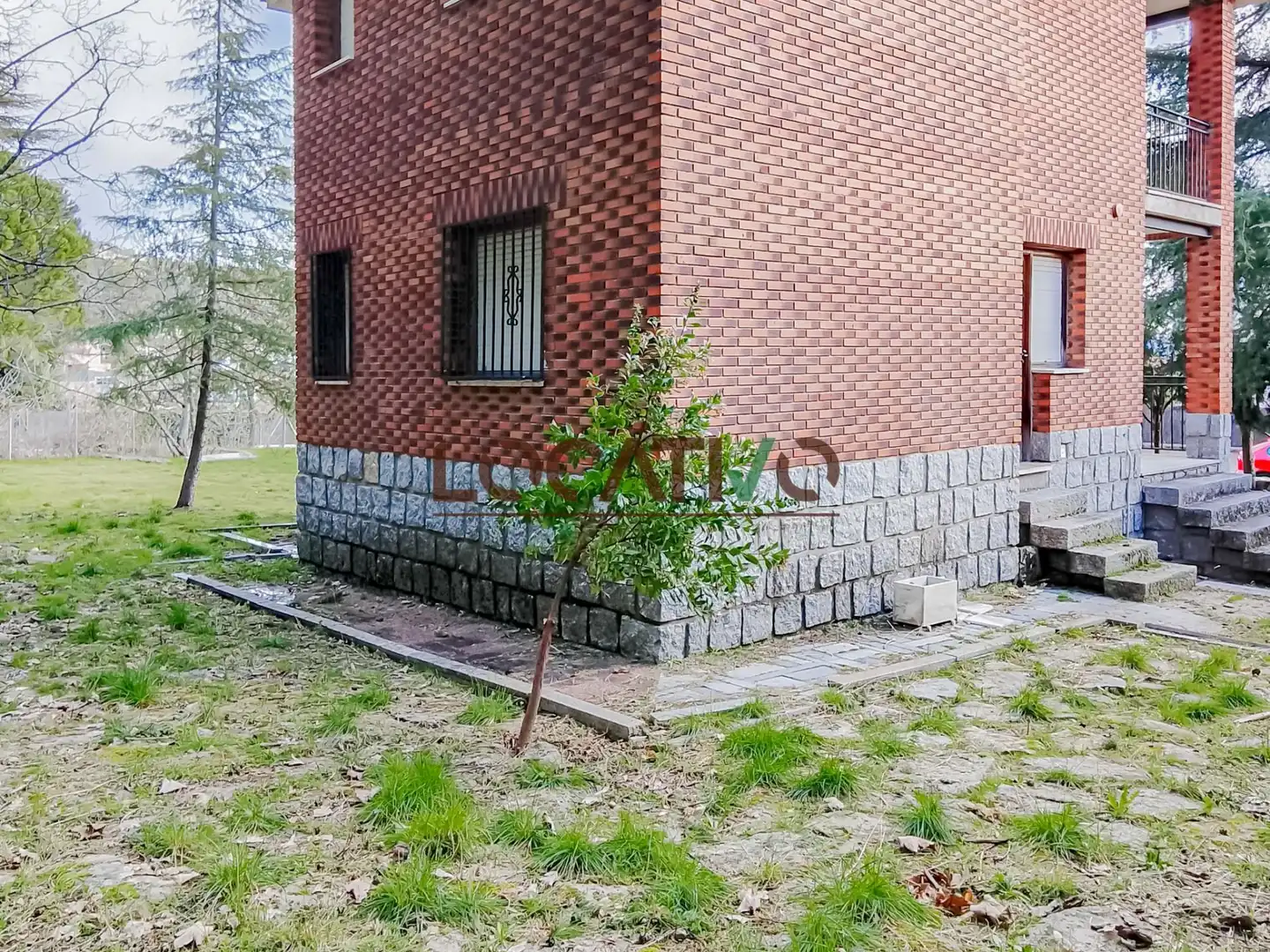 Vista exterior de Casa o chalet en venta en El Hoyo de Pinares  con Calefacción, Jardín privado y Terraza