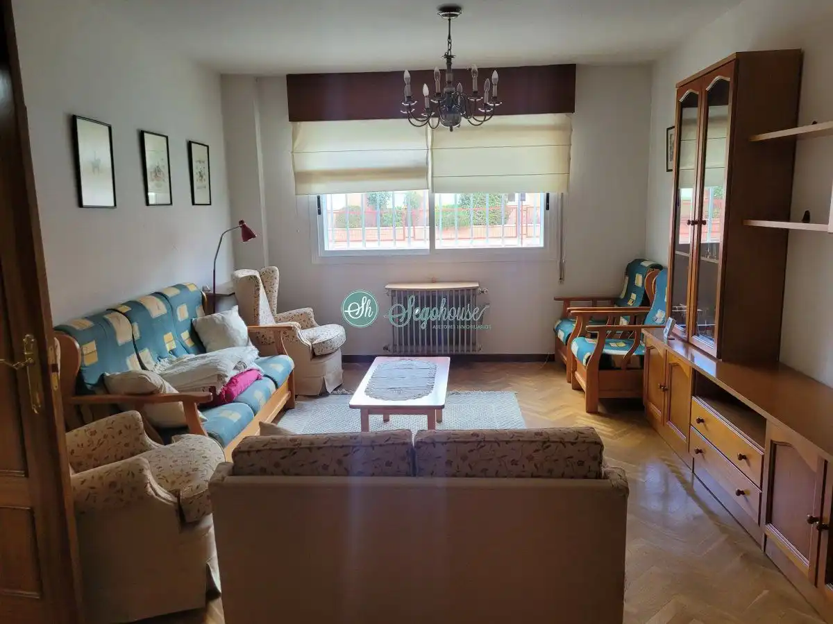 Living room of Apartments for sale in Segovia  with Heating, Parquet flooring and Terrace