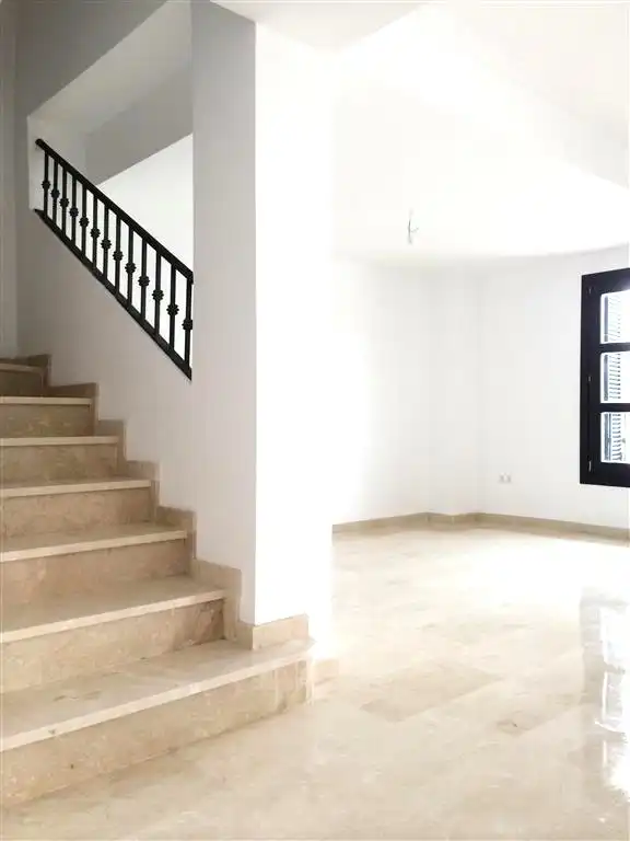 Casa adosada en venta en Marbella con Aire acondicionado, Calefacción y Terraza