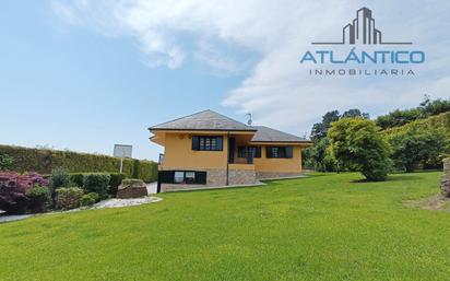 Vista exterior de Casa o xalet en venda en Oleiros amb Terrassa i Piscina