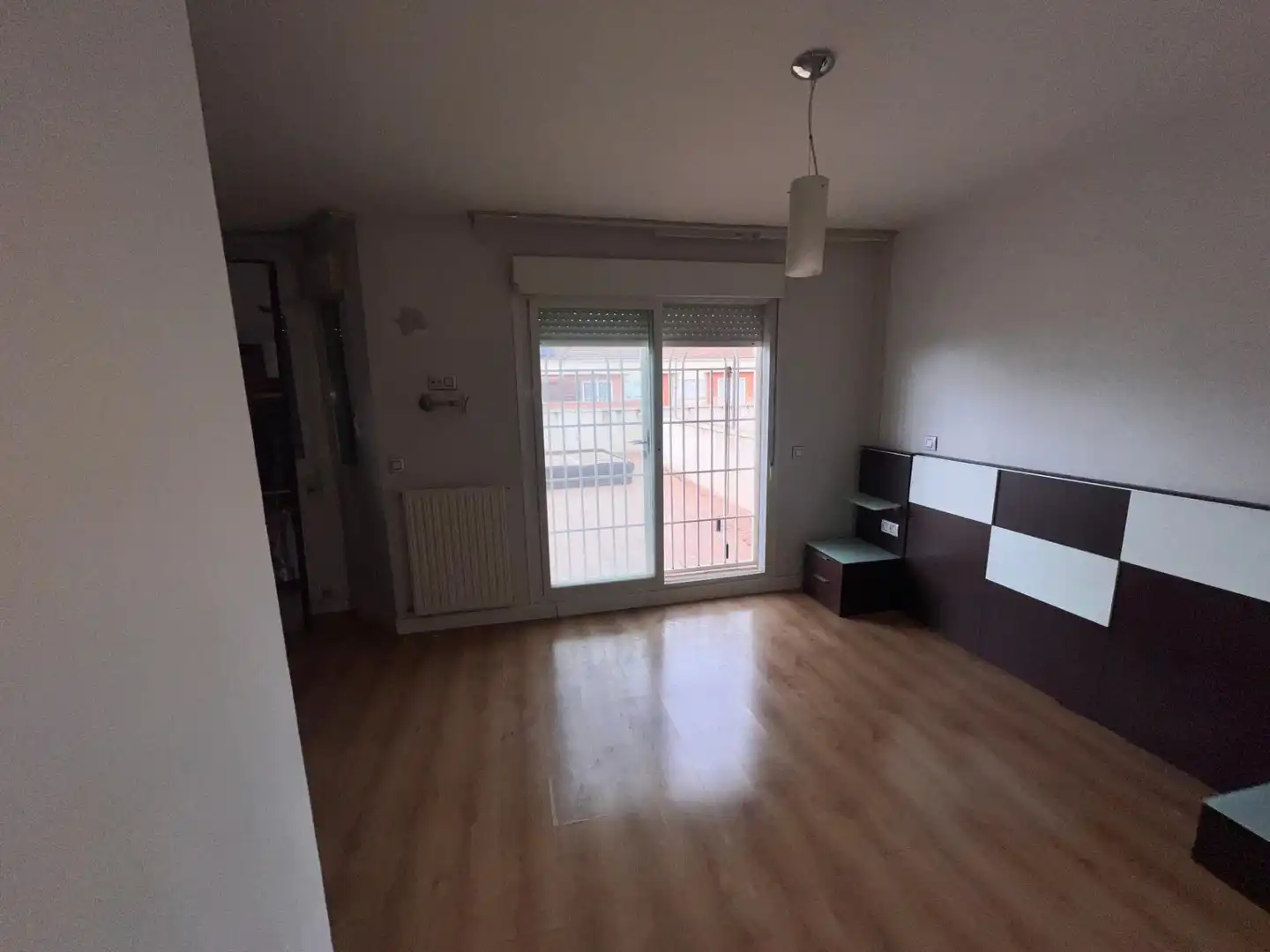Habitación de Casa adosada en venta en Parla