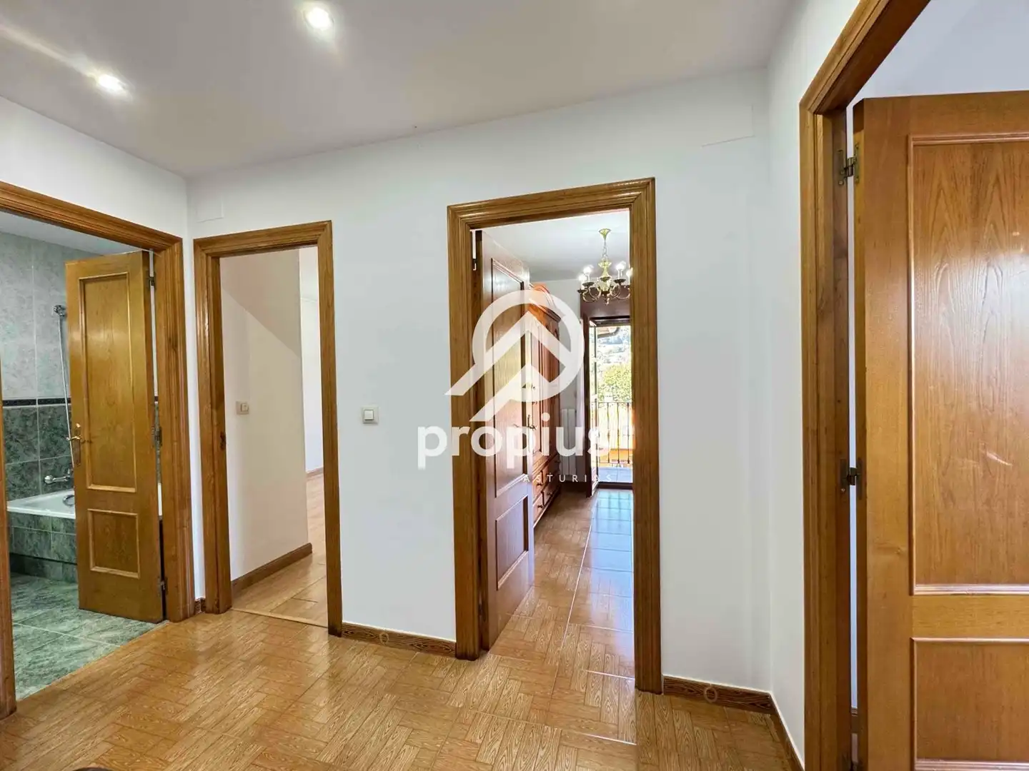 Casa adosada en venta en Piloña con Calefacción, Jardín privado y Parquet
