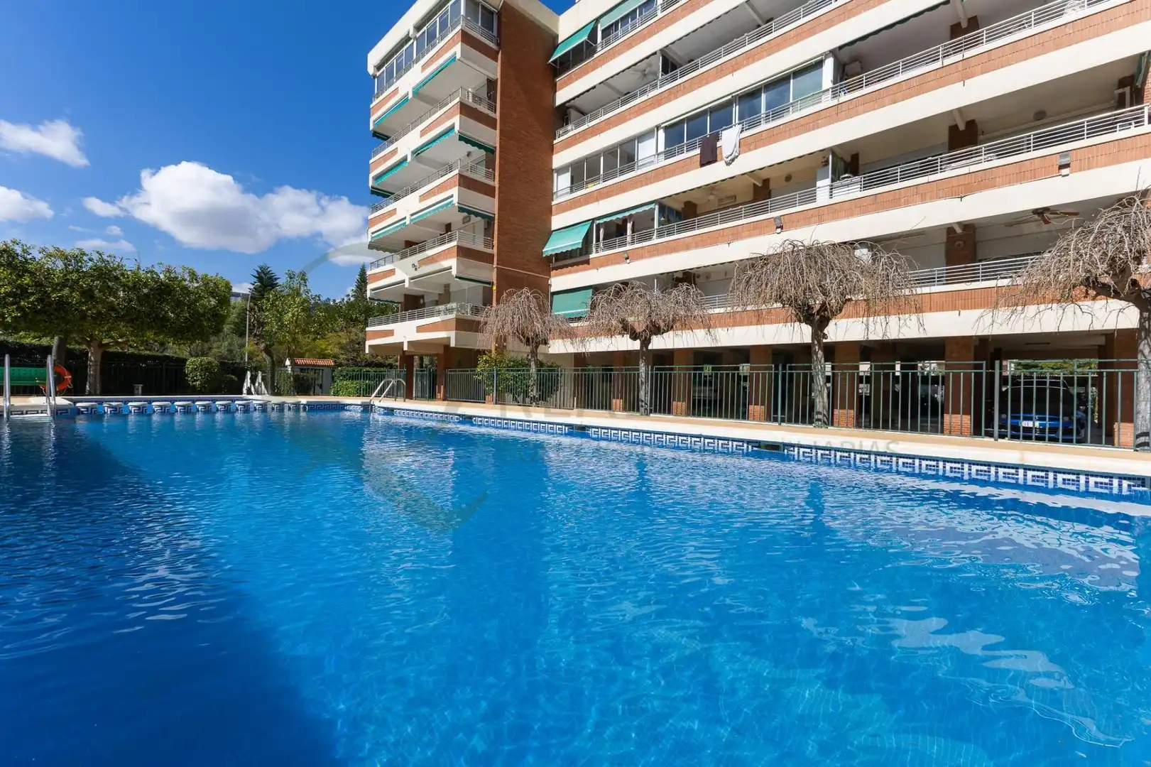 Schwimmbecken von Wohnung zum Verkauf in Alicante / Alacant mit Klimaanlage, Heizung und Privatgarten