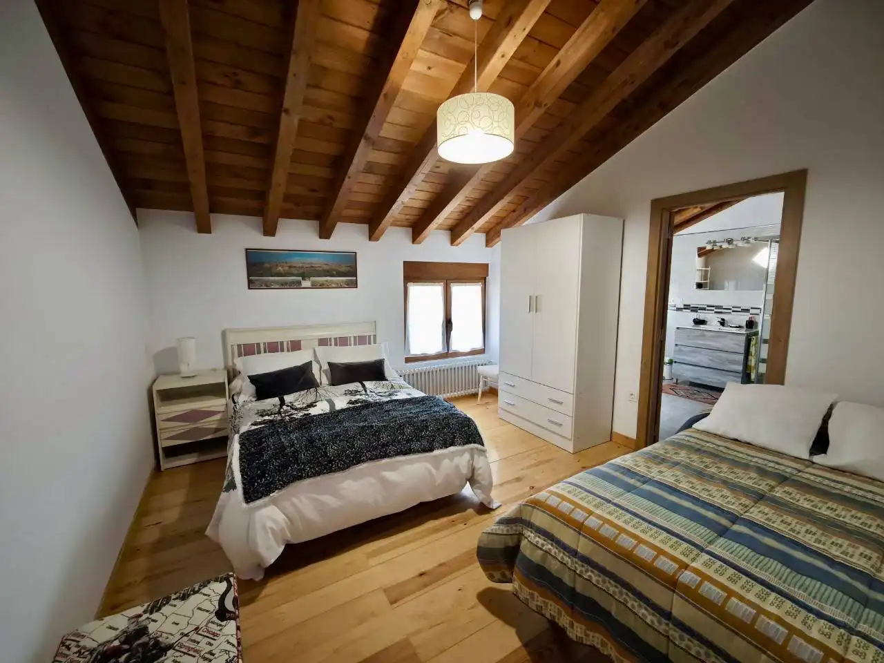 Dormitori de Casa adosada en venda en Rebolledo de la Torre amb Calefacció, Parquet i Moblat