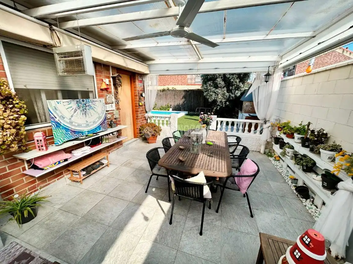 Terrassa de Casa o xalet en venda en La Puebla de Alfindén amb Aire condicionat, Calefacció i Terrassa