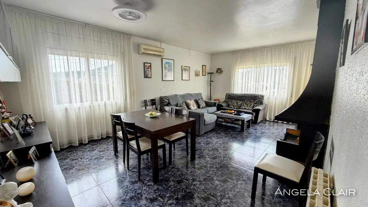 Living room of Houses for sale in Sant Vicenç Dels Horts  with Heating, Private garden and Terrace
