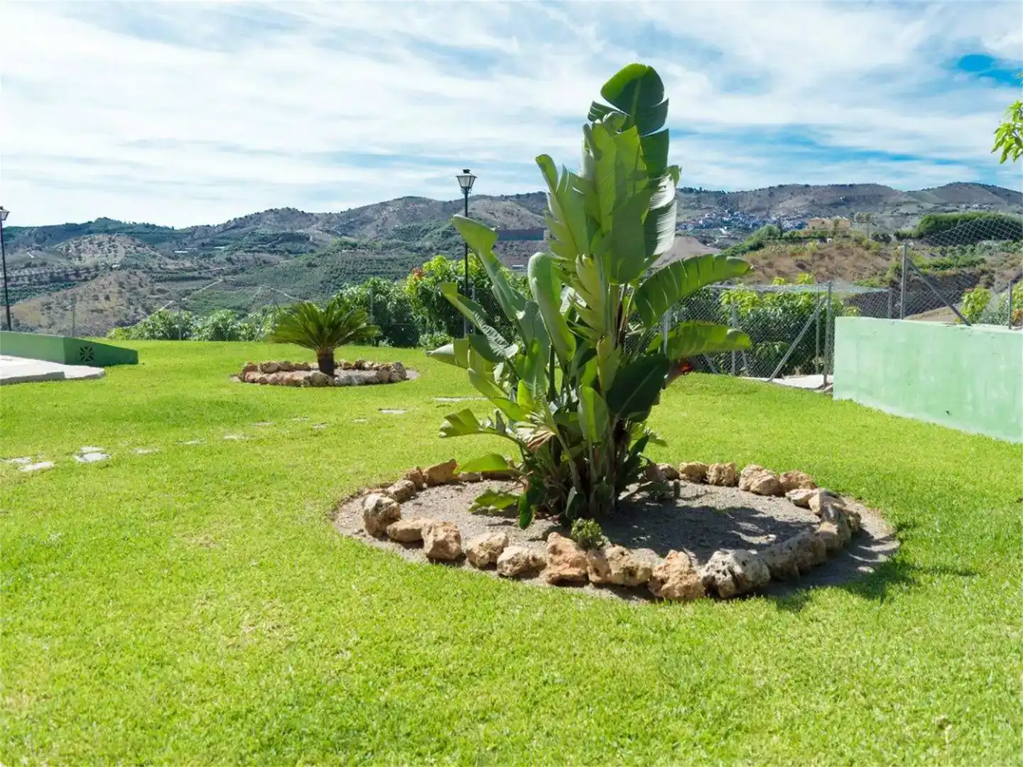 Garten von Country house zur Miete in Benamocarra mit Klimaanlage und Schwimmbad