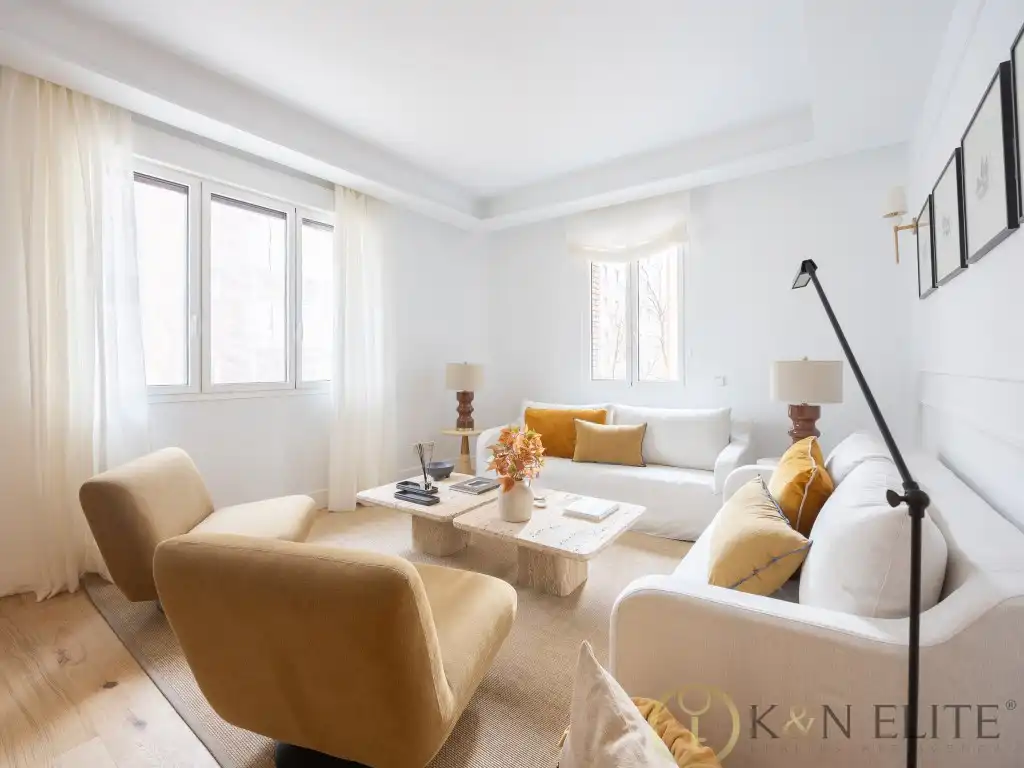 Flat with terrace for sale in Calle Castello, imagen 4