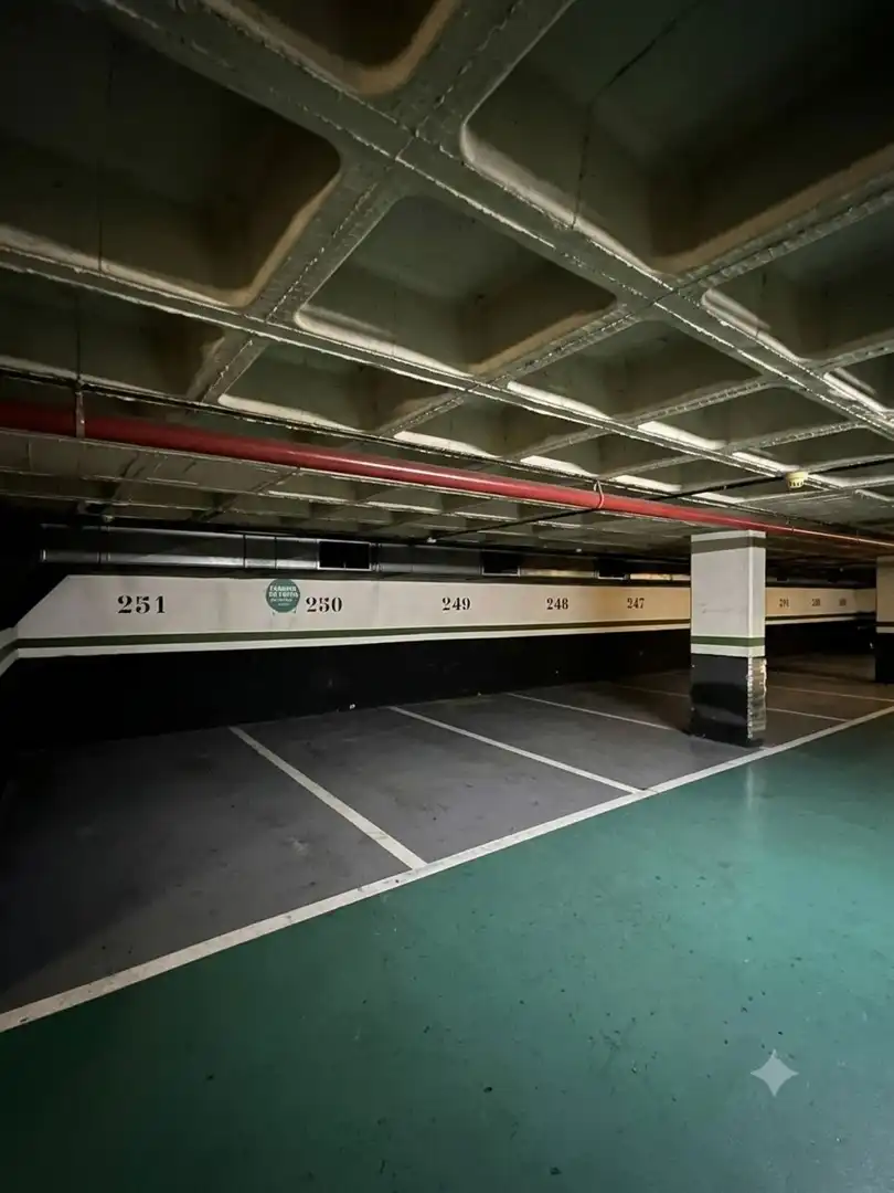Parking de Garaje en venta en Cornellà de Llobregat