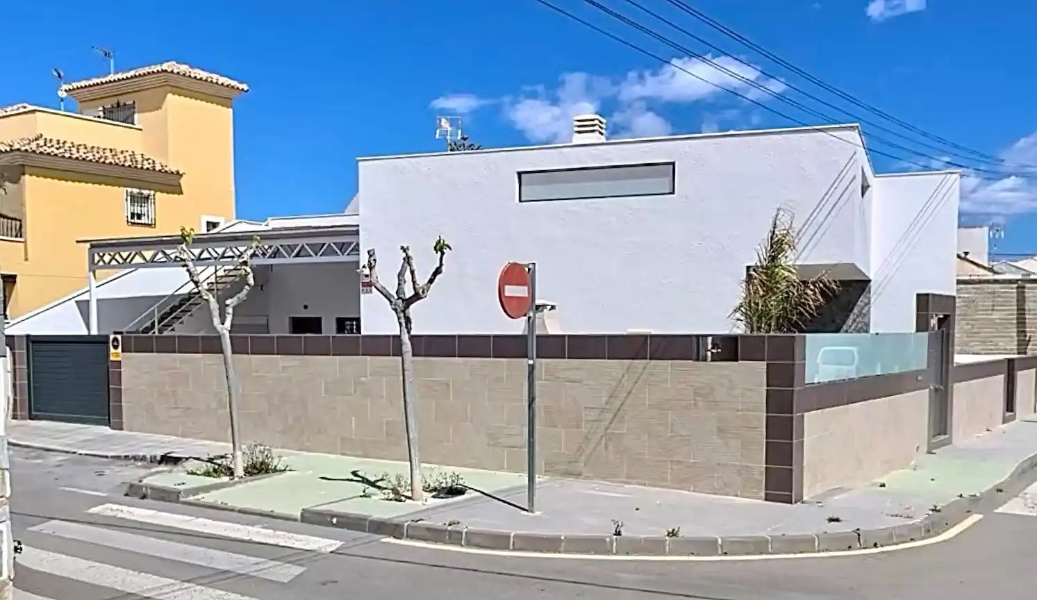 Vista exterior de Casa o xalet de lloguer en Pilar de la Horadada amb Aire condicionat, Calefacció i Jardí privat