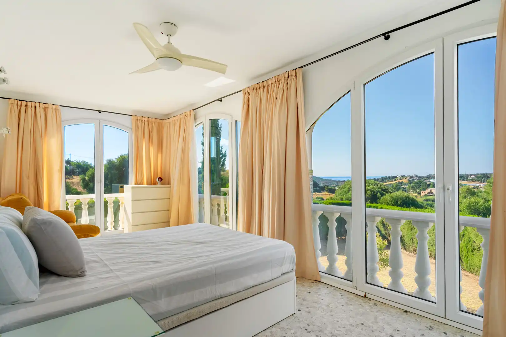 Casa amb piscina en venda a Altos de Estepona, imagen 19