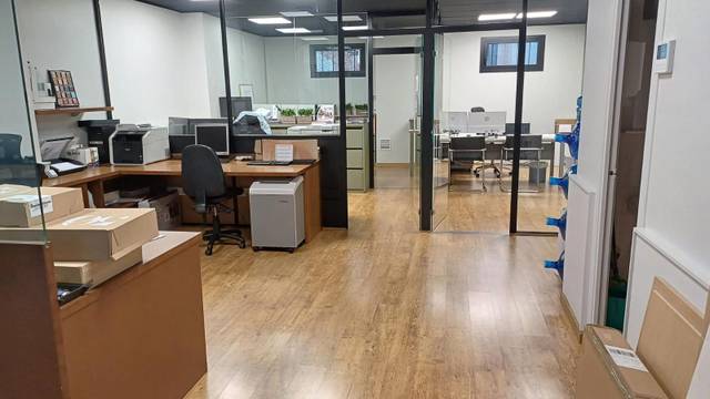 Local comercial en Alquiler en Castellarnau