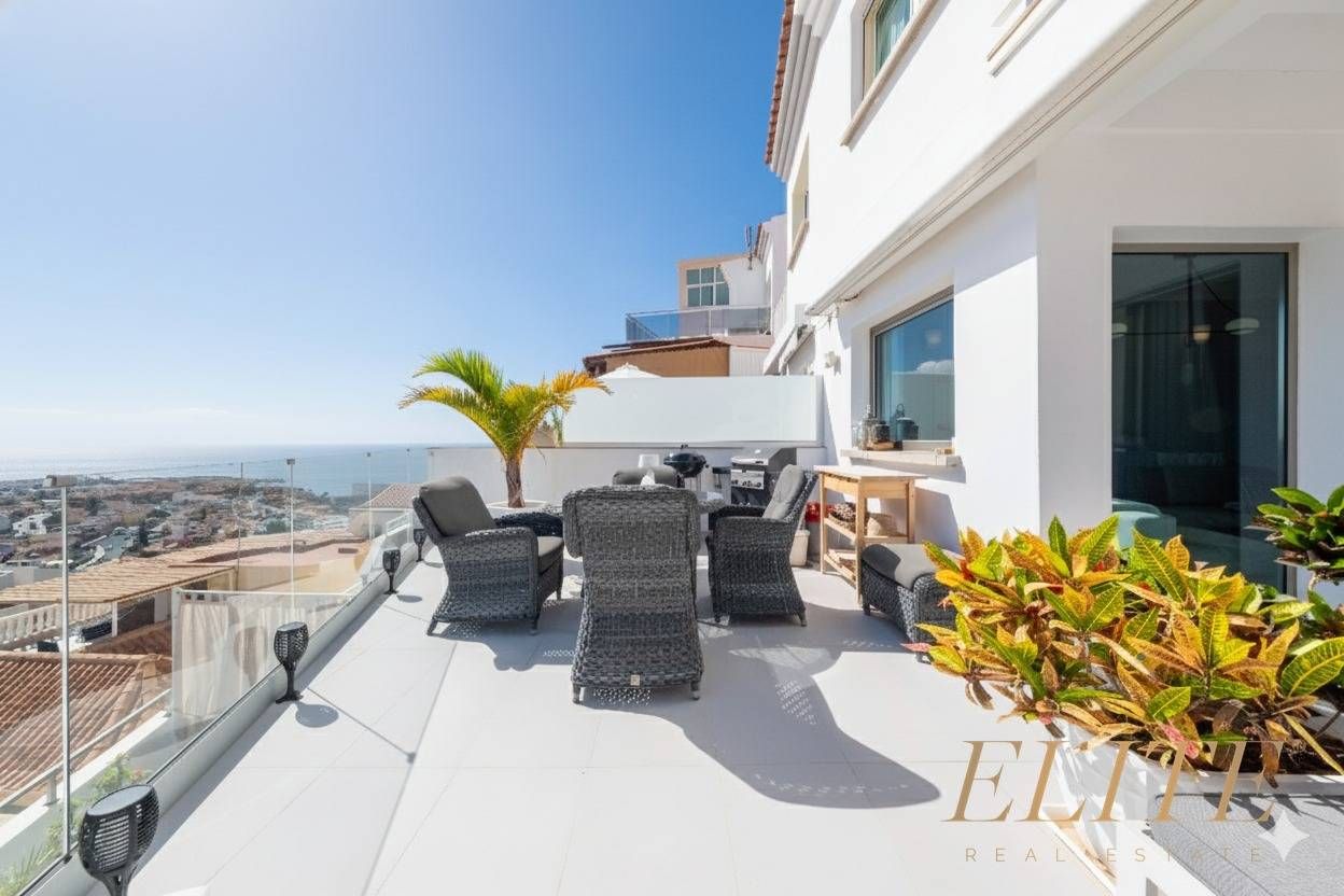 Terrace of Single-family semi-detached for sale in Mogán  with Air Conditioner, Heating and Terrace