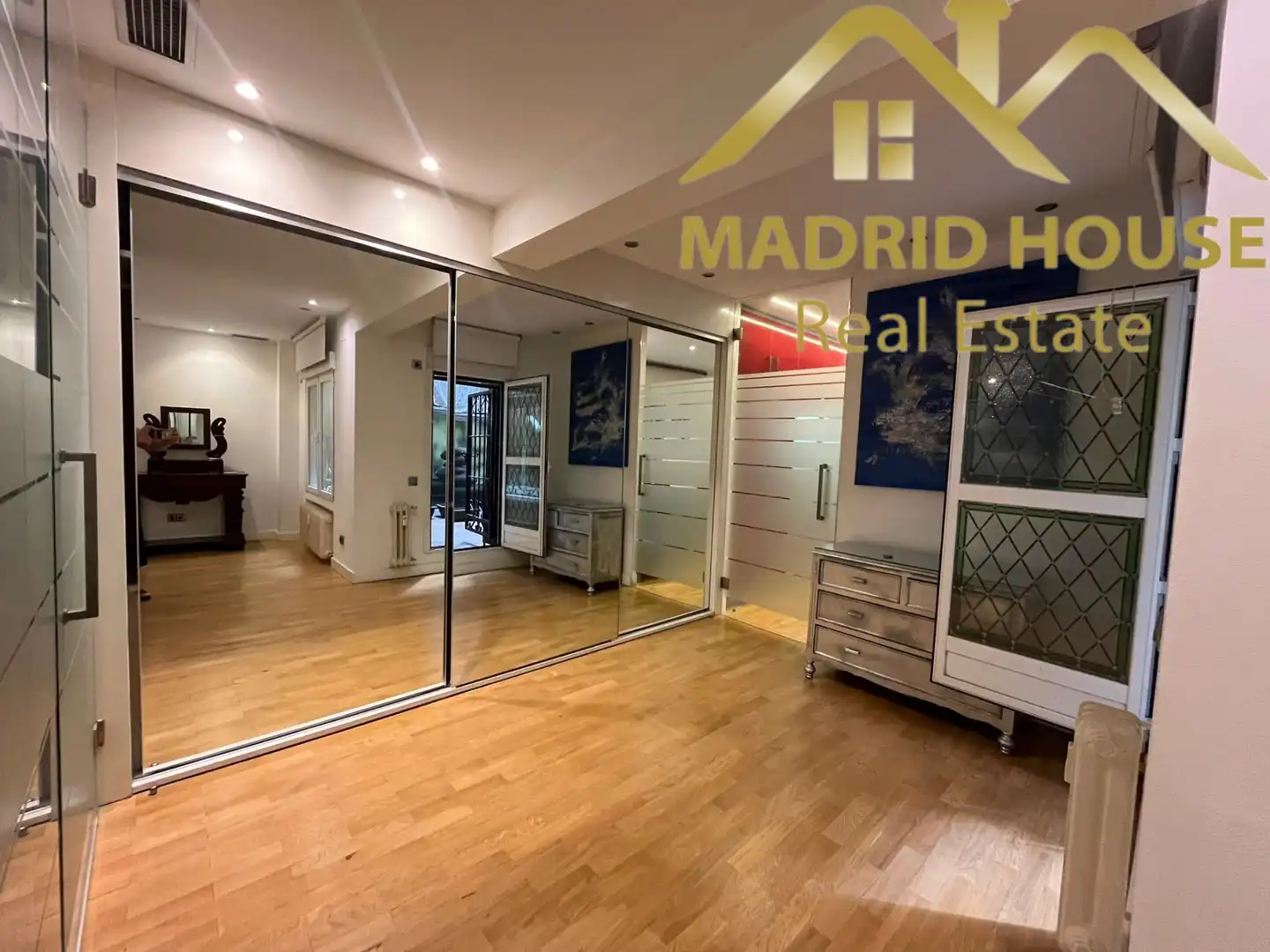 Schlafzimmer von Wohnung zum Verkauf in Madrid mit Klimaanlage, Heizung und Möbliert