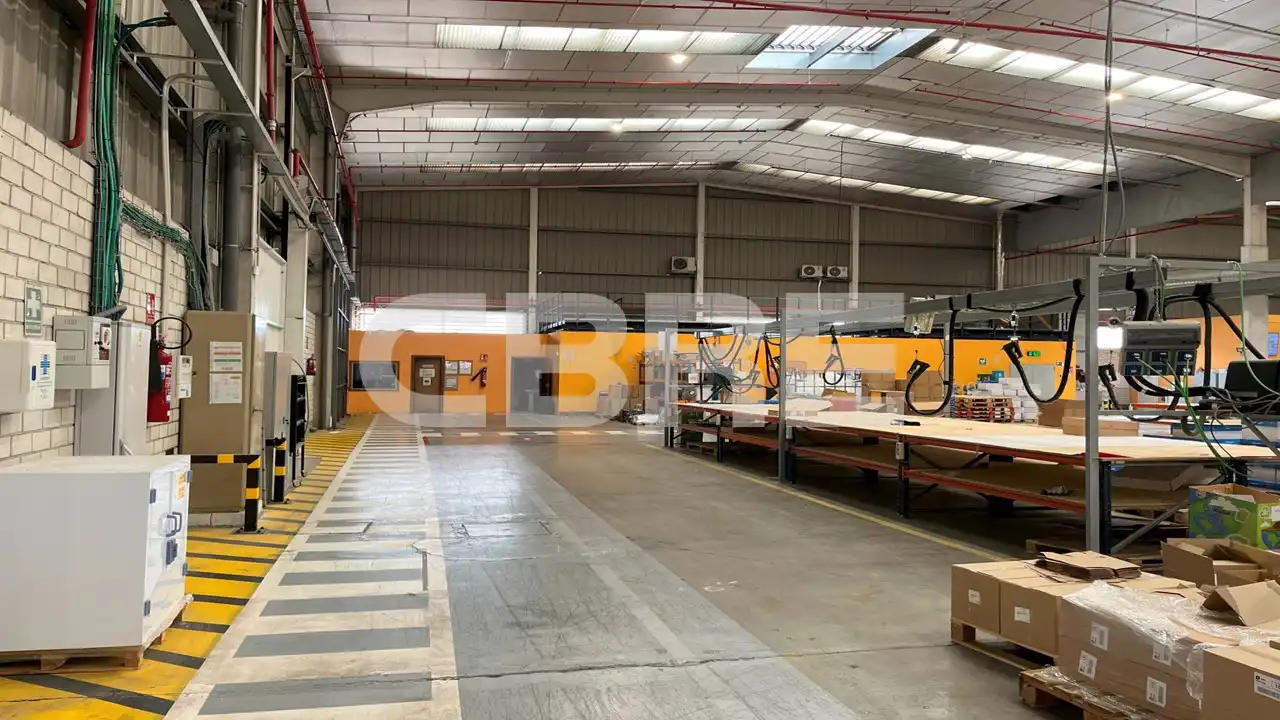 Nave industrial de alquiler en Pinto