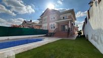 Exterior view of Single-family semi-detached to rent in Arroyomolinos (Madrid)  with Air Conditioner and Swimming Pool