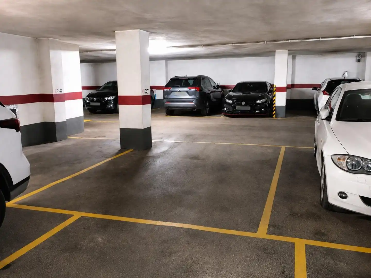 Parking de Piso en venta en Valencia con Aire acondicionado, Jardín privado y Amueblado