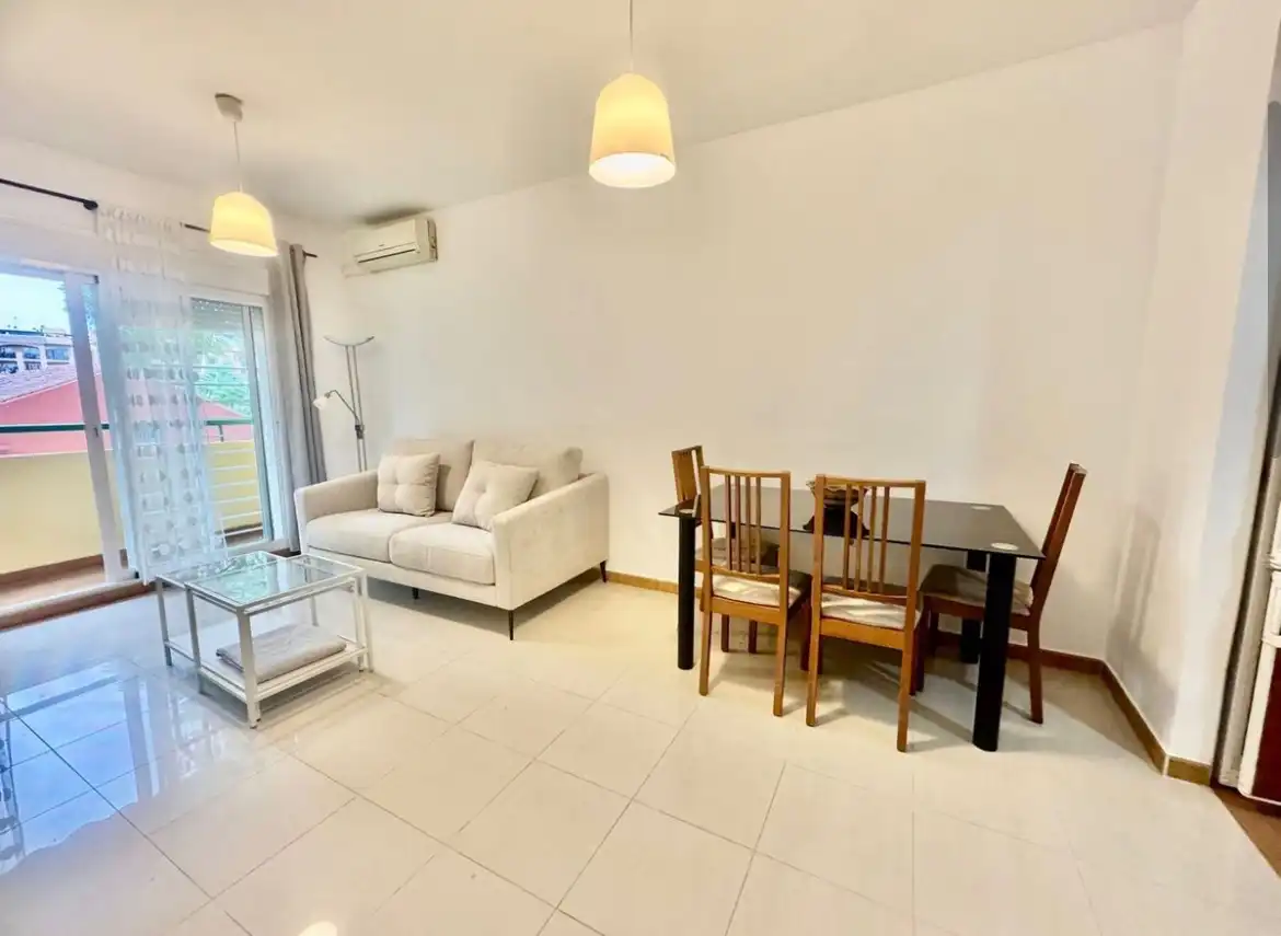 Living room of Flat for sale in Fuengirola  with Air Conditioner, Terrace and Furnished