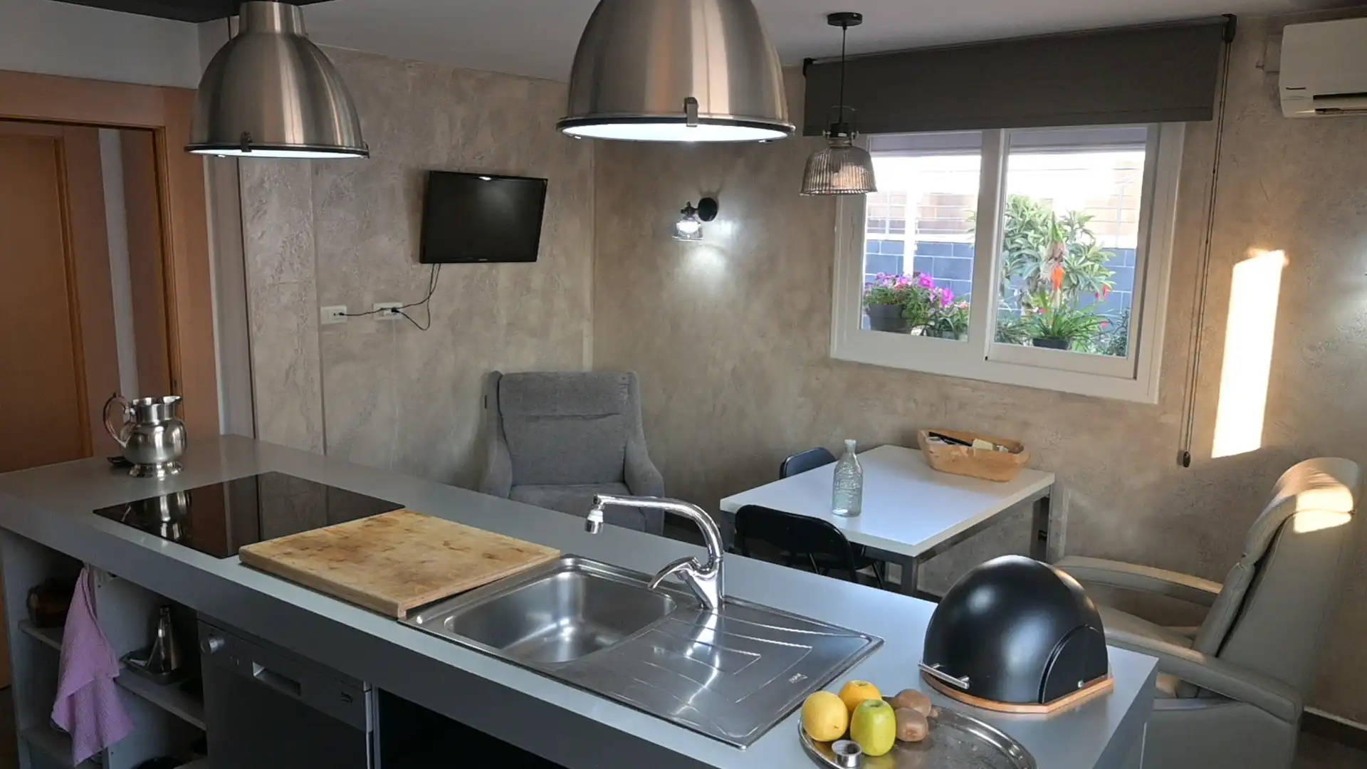 Cuina de Casa o xalet en venda en La Zubia amb Aire condicionat, Calefacció i Jardí privat