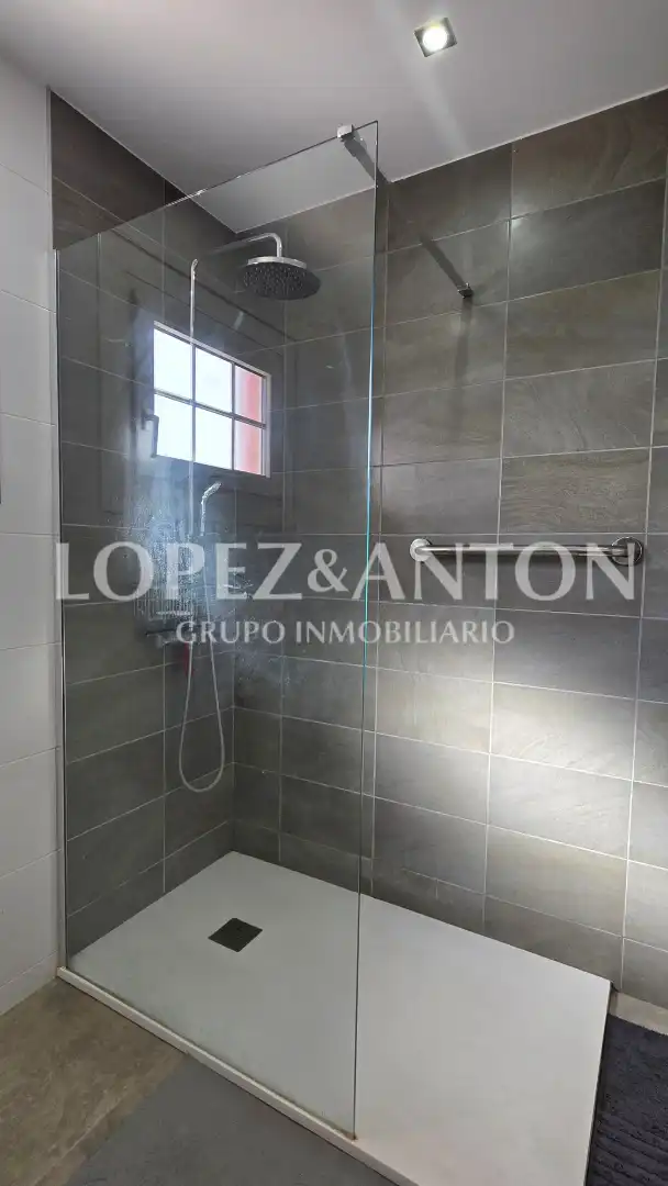 Baño de Casa o chalet en venta en L'Eliana con Calefacción, Jardín privado y Parquet