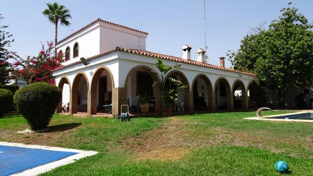 Casa-chalet en Venta en Mairena del Alcor