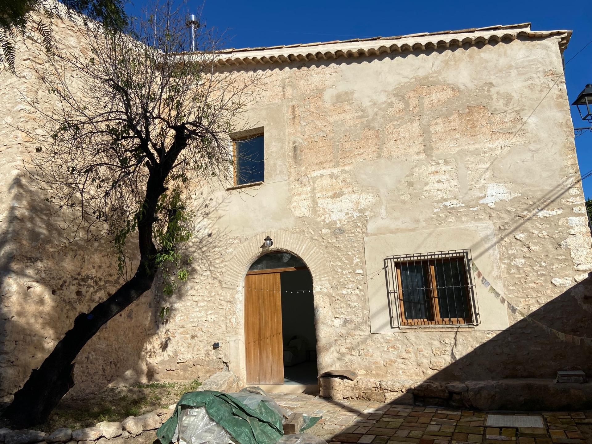 Vista exterior de Finca rústica en venda en Vilanova i la Geltrú amb Calefacció, Jardí privat i Terrassa
