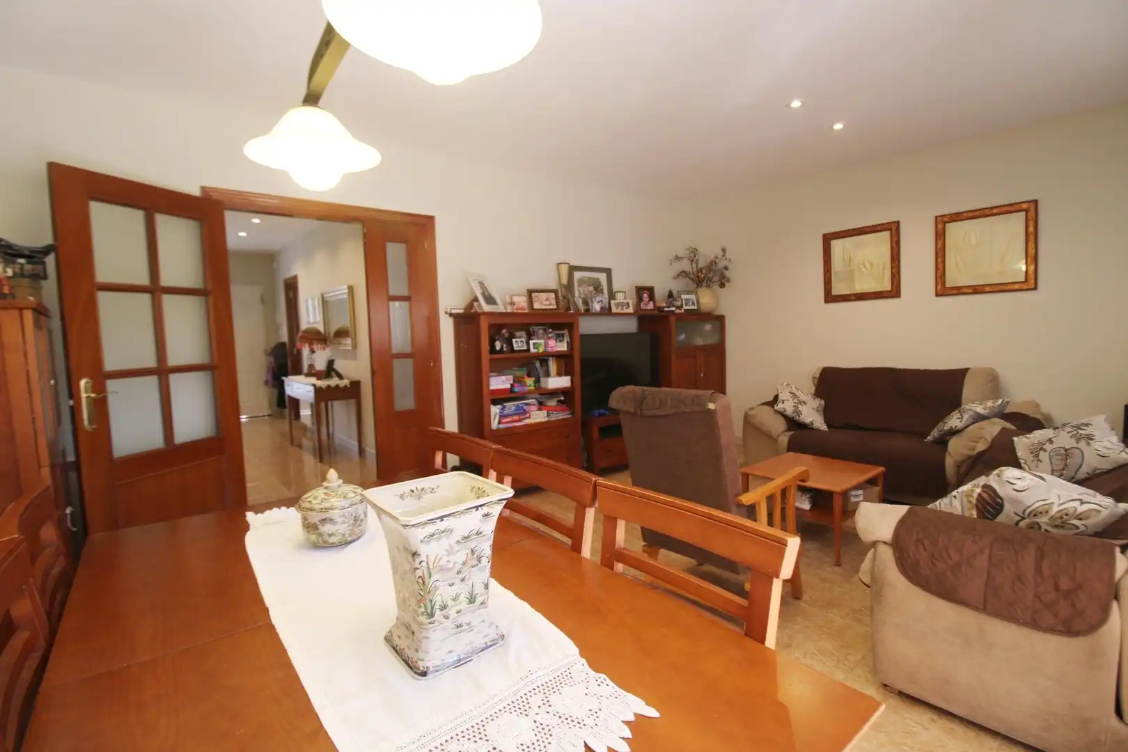 Sala d'estar de Casa adosada en venda en El Vendrell amb Calefacció, Jardí privat i Terrassa