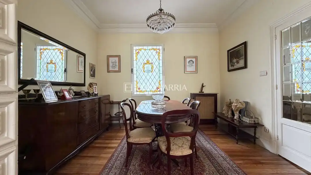 Comedor de Piso en venta en Getxo  con Calefacción, Trastero y Balcón