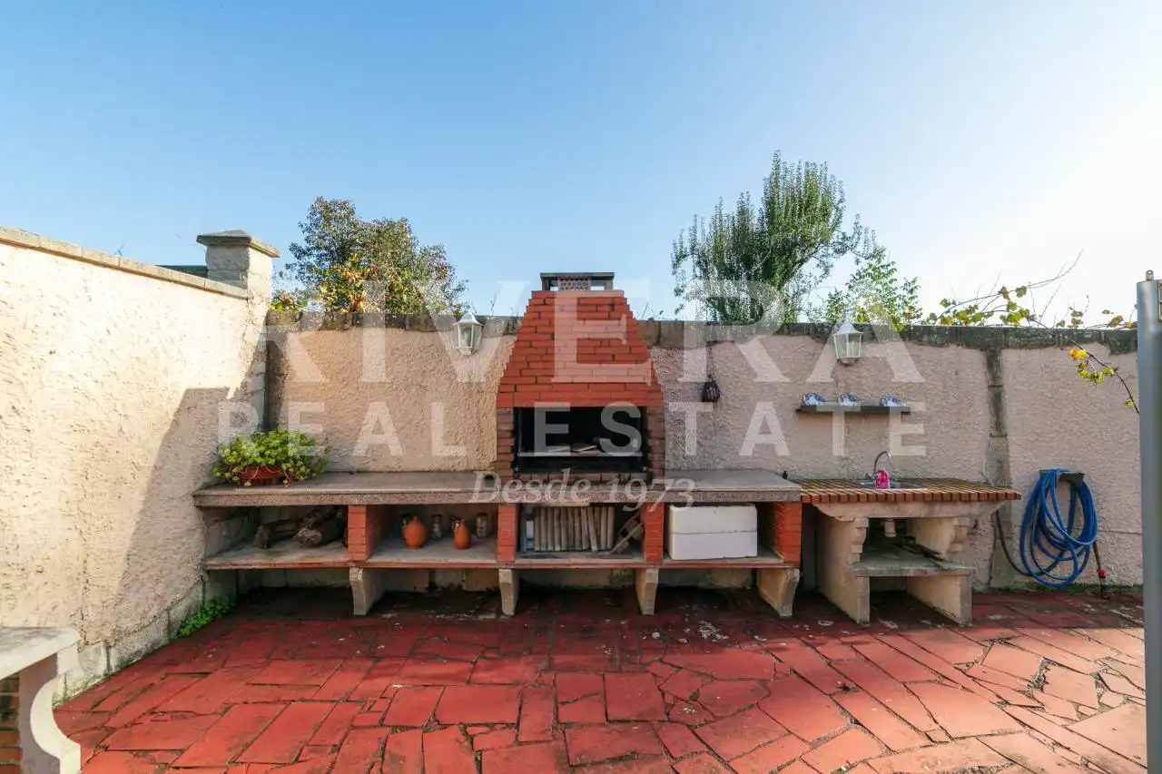 Jardín de Casa o chalet en venta en Vigo  con Calefacción, Jardín privado y Parquet