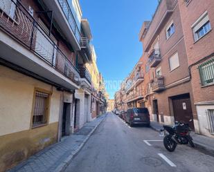 Exterior view of Flat for sale in  Madrid Capital  with Terrace and Furnished