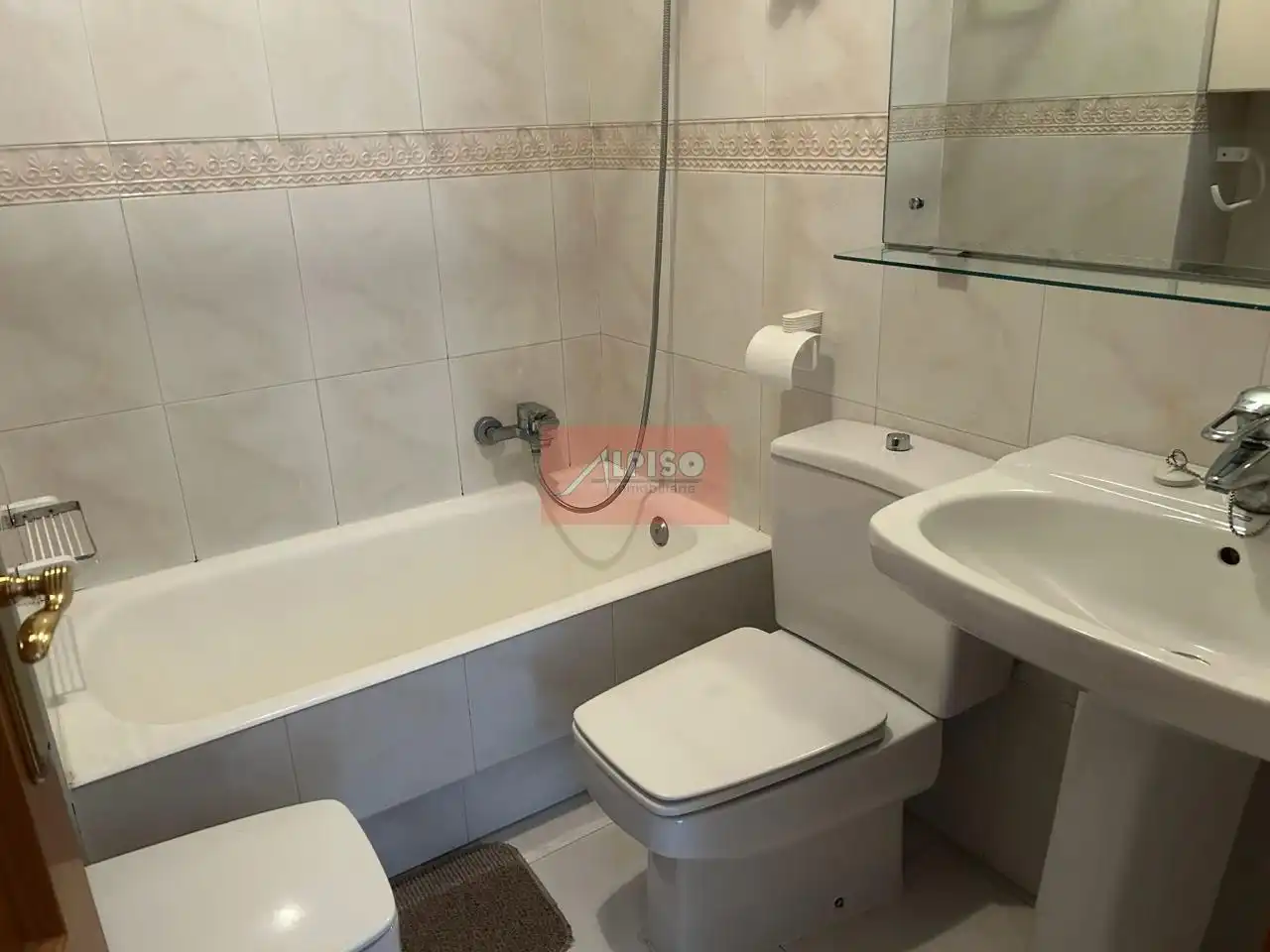 Badezimmer von Wohnungen zur Miete in Ourense Capital  mit Heizung und Möbliert