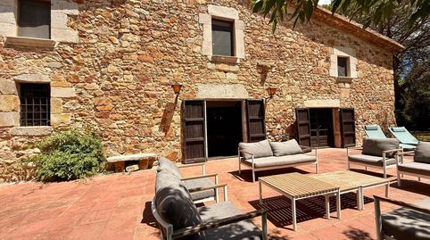 Masía oficialmente catalogada situada en el vecindario de Panedes en Llagostera., imatge 2