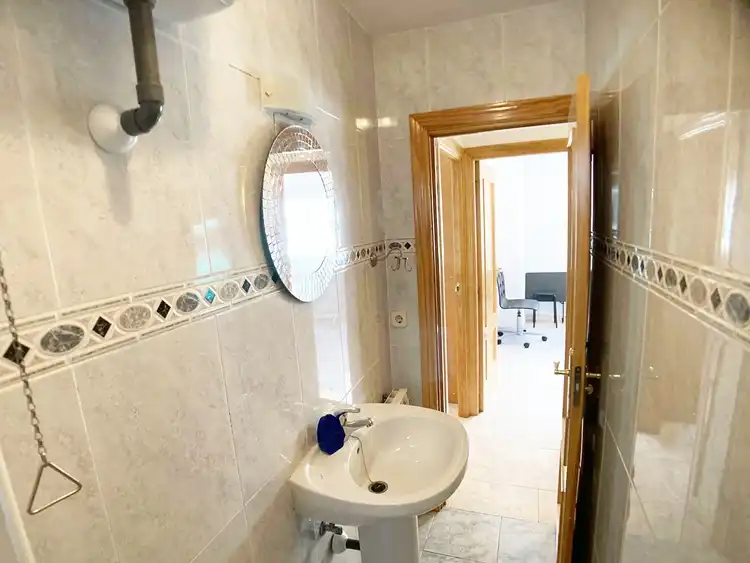 Bathroom of Flat for sale in Madrid  with Heating, Terrace and Oven