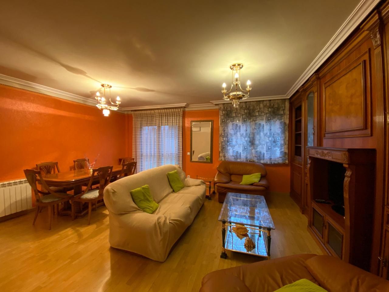 Sala d'estar de Casa o xalet en venda en Castejón (Navarra) amb Aire condicionat, Calefacció i Jardí privat