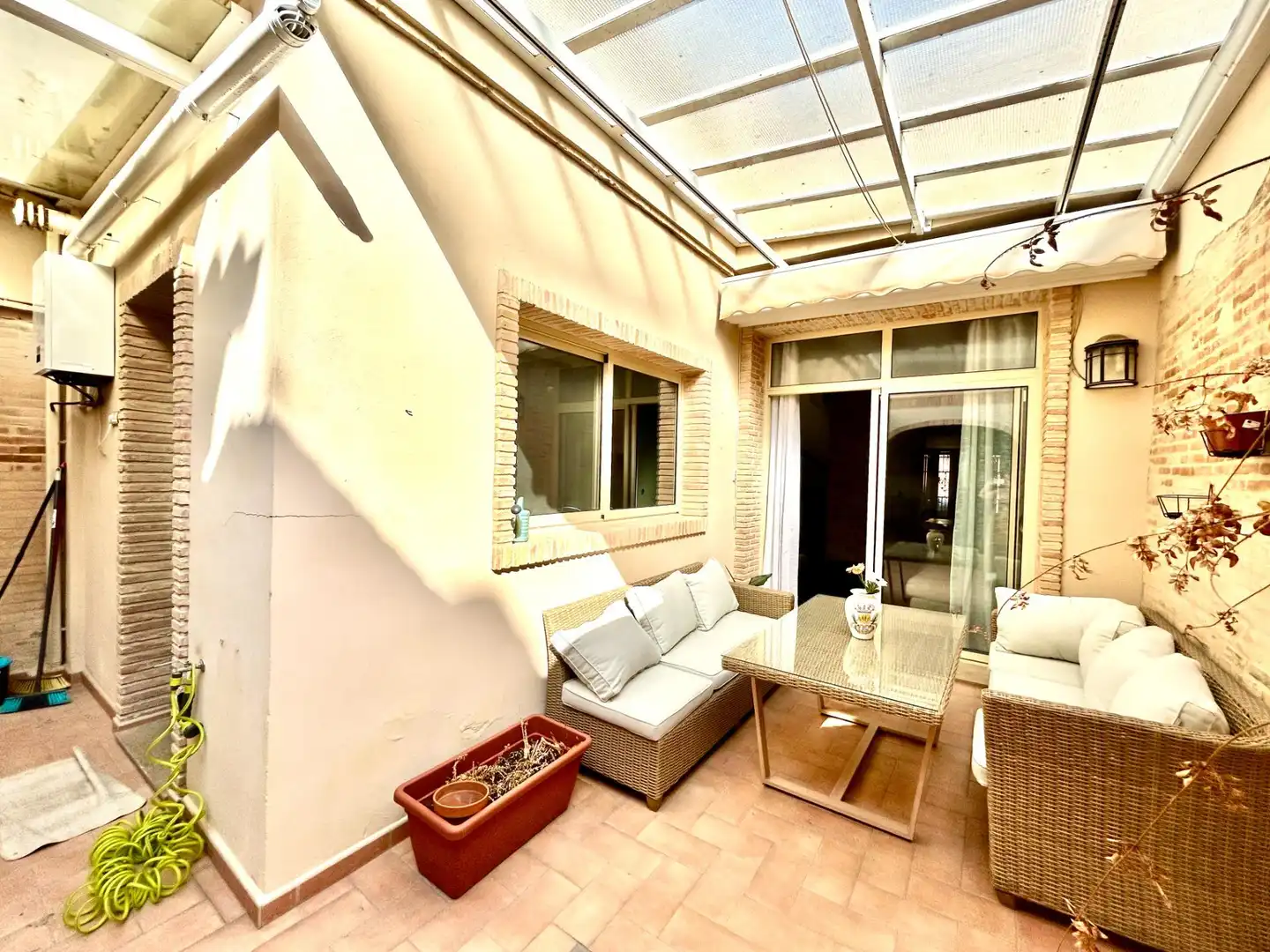 Terrasse von Haus oder Chalet zur Miete in Rafelbuñol / Rafelbunyol mit Klimaanlage, Heizung und Privatgarten
