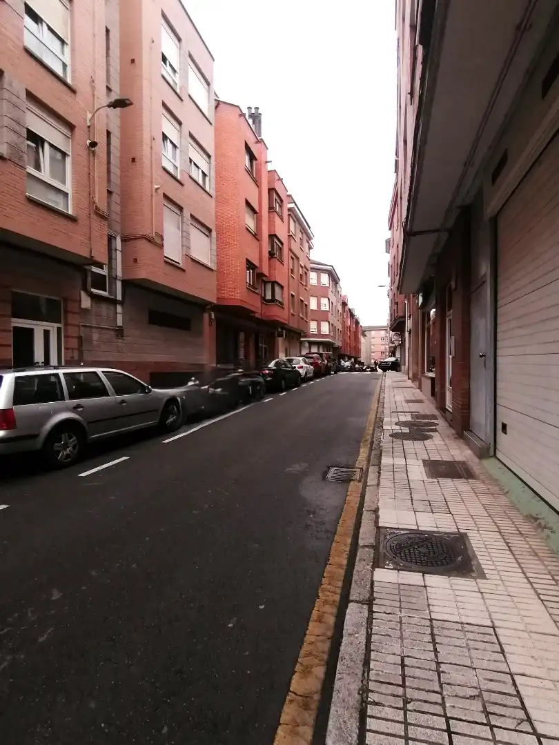 Vista exterior de Dúplex en venda en Gijón  amb Calefacció, Parquet i Traster