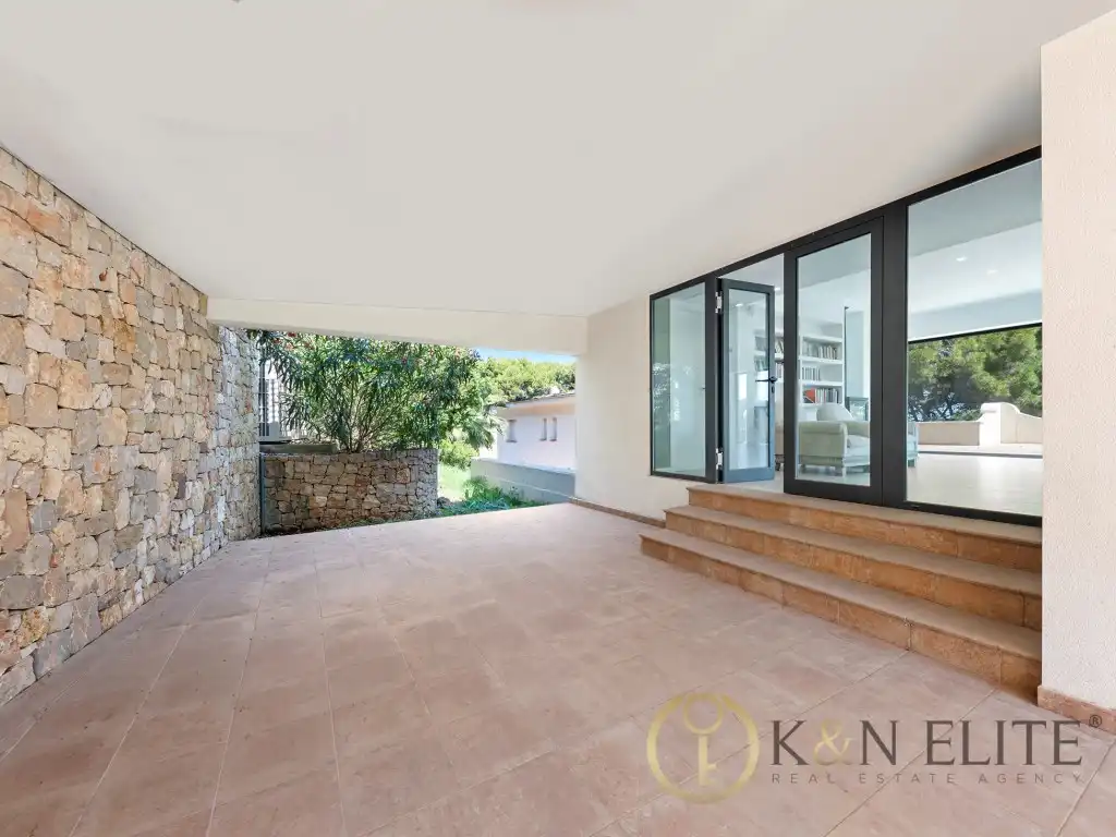 Houses for sale in Las Rotas / Les Rotes