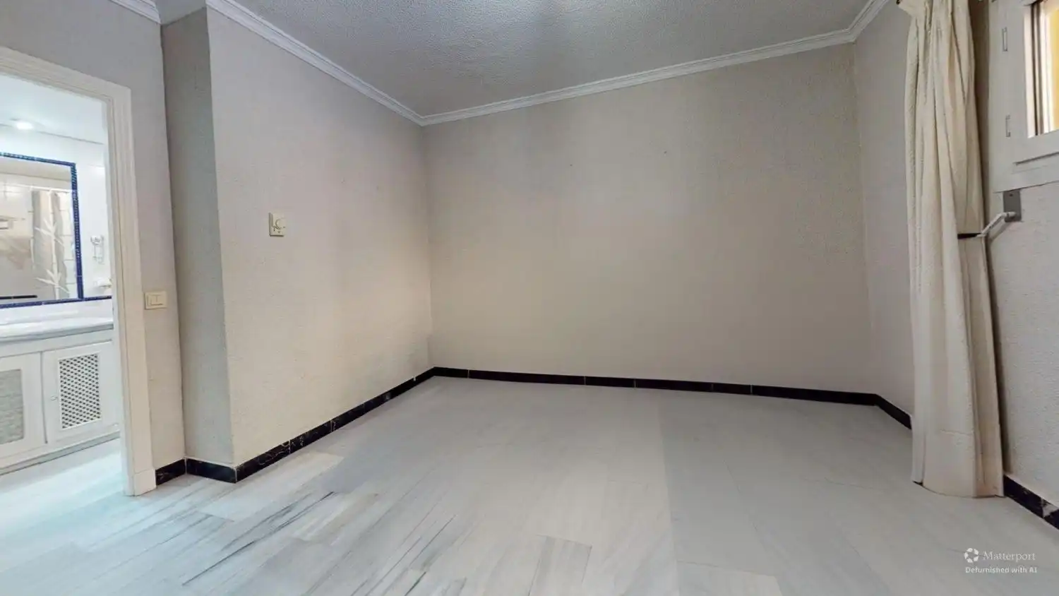 Wohnung zum Verkauf in San Juan de Aznalfarache mit Klimaanlage, Heizung und Abstellraum