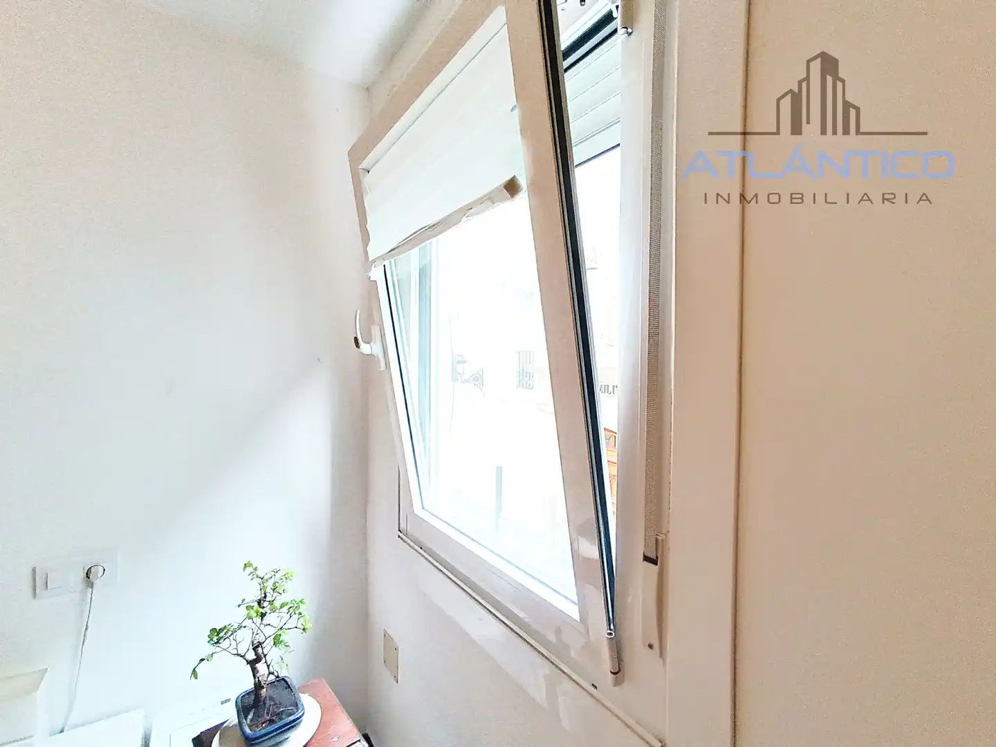 Terraza de Apartamento en venta en A Coruña Capital  con Amueblado, Horno y Lavadora