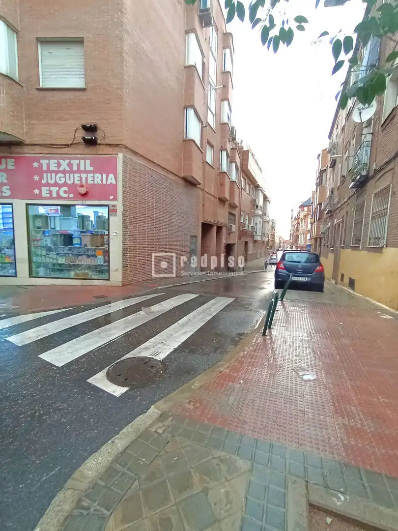Vista exterior de Garatge en venda en Madrid