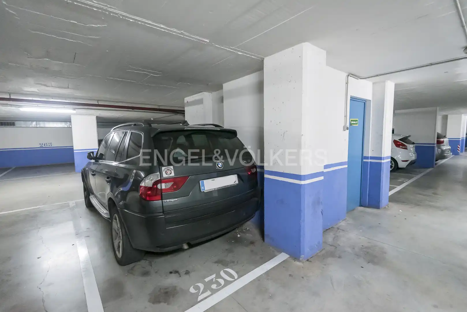 Parking of Flat for sale in Vilanova i la Geltrú  with Air Conditioner, Heating and Private garden