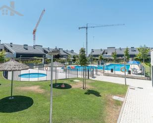 Swimming pool of Single-family semi-detached for sale in Boadilla del Monte  with Terrace